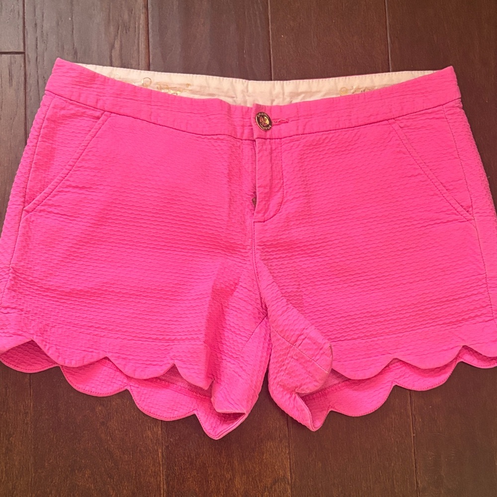 Lilly Pulitzer Pink buttercup with stretch Shorts size 8